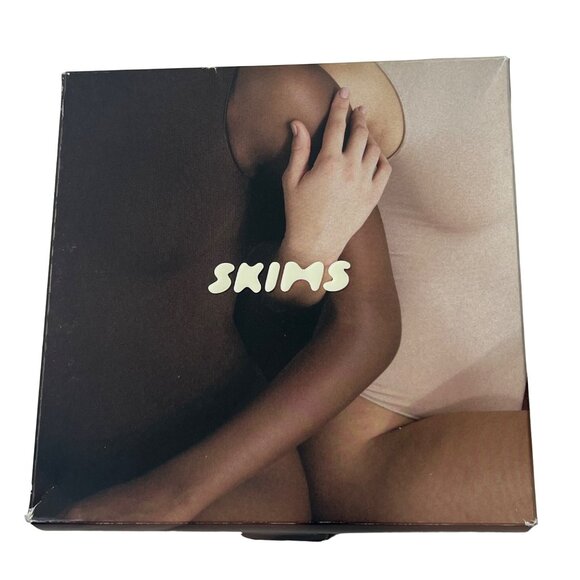 SKIMS Essential Scoop Neck Bodysuit Smoke 4X/5X - Picture 8 of 13